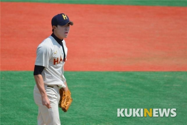 투수 배동현.