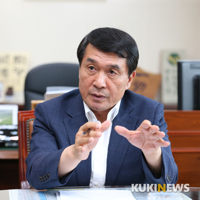 박성일 군수.