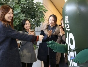 대웅제약 우루사 ‘캡슐맨’, 최우수 광고상 수상 기념 이벤트