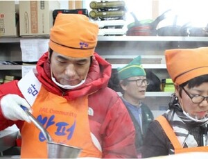 닥터스, 밥퍼 나눔운동본부에서 열린 2013 나눔 송년회 참가