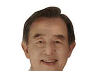 윤방부 선병원 회장, 미주교포들에게 감사패 받아