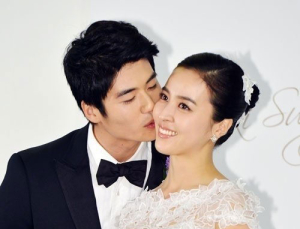 한혜진, 서울 자택서 기성용 응원 “브라질행 계획 無”