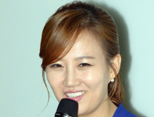 장윤정 모친, 딸 소속사 상대로 낸 소송서 패소