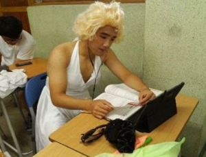의정부고 졸업사진 ‘메릴린 먼로’ 학생 “우리가 공부 손놓겠다는 것도 아닌데…”