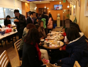 [친절한 쿡기자] 카페 주인의 무개념 민폐갑 엄마들 퇴치법