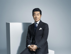 라베르샤, 요실금 치료 의료기 ‘이지케어’ 모델로 김상중 발탁