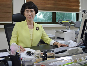 김숙희 서울시의사회장 “전직 대통령 관련 칼럼은 자살의 부정인식에서 비롯돼”