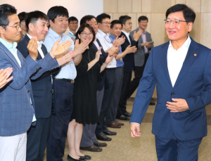 정진엽 “뿌듯하고 감사했다…새정부 과제 성공적 이행하길”