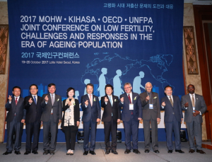 저출산·고령화, 세계 공통과제…극복 열쇠는 '일·가정 양립'