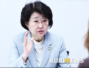 ‘문케어 저격수’와 ‘양천맘’… ‘정치인’ 김승희의 반전 매력