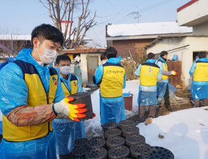 [제약산업 나눔소식] CJ헬스케어 오송공장, 연탄 나눔 봉사활동 실시 外