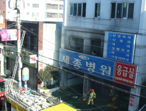 밀양화재, 경증 4명 호흡곤란 등으로 상태 악회…경증환자 1명 퇴원