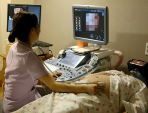 문재인 케어 시작부터 삐걱?…초음파검사 급여화 ‘의사 직접 실시만 인정’