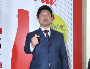 이용 감독, 귀여운 손하트
