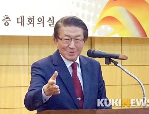 흔들리는 의료계, 힘 실리는 문재인 케어