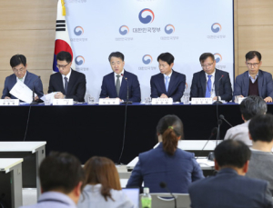 '문재인 케어' 반대 醫 궐기대회…정부 