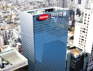 [제약산업 소식] 한미약품 항암신약 ‘포지오티닙’ 추가 임상 확장 外