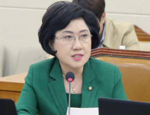 아동수당 신청하면 병역자료·주식보유현황까지 정부가 본다?