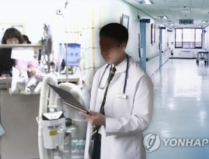 의사는 범죄 저질러도…면허 재교부율 97%