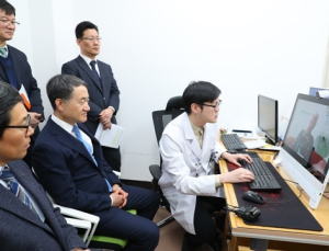 박능후 장관, 흥성군보건지소·공주교도소 방문