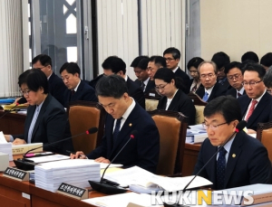 윤일규 “얼마나 전공의 사망해야 복지부 정신 차릴까”