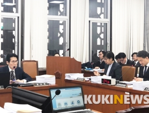 윤소하 “보건의료계 문제, 의사 부족해서 생겨”