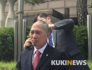 최대집 의협 회장 '삭발'… 회장 취임 이후 4번째