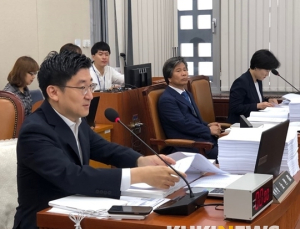 [순간포착] 첫 등판한 김세연 국회 복지위원장