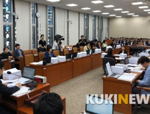 장정숙 “식약처, 인보사 문제 코오롱에 책임 떠넘기기 급급”