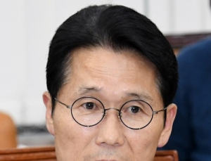 윤소하 의원 “건강보험 정부부담금 법 따라 지원해야”