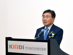 권덕철 신임원장 “보건산업 혁신성장 핵심산업 자리매김”