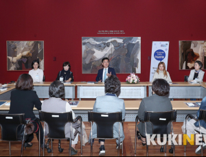 허태정 대전시장, 시립미술관 자원봉사자와 대화