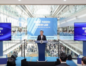 전문가들이 매기는 '문재인 케어' 점수