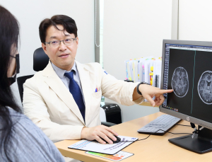 [암환자 의사를 만나다] 검진 미뤘는데 갑작스런 4기 전이...