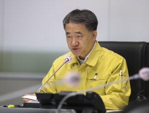 박능후 “의료계 집단휴진, 대화와 소통으로 해결하길 기대한다”