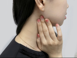 레몬 먹고 침 나올 떄 귀 밑 '찌릿'…40~60대 남성은 '타석증' 의심