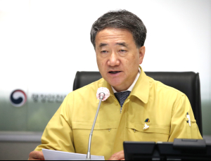 박능후 “불특정 다수 참석했던 광화문 집회 통한 감염 특히 걱정”
