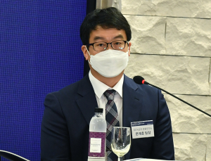 코로나19 치료제, 백신보다 빨리 개발… 혈장치료제 9월 임상