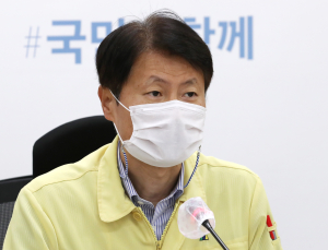 김강립 “고연령 환자 늘면서 중증환자 8배 이상 증가… 방역수칙 준수해달라”