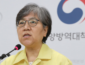 정은경 “국민 적극적 방역 참여로 폭발적 급증 추세 억제”