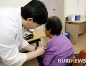 질병청 “상온 노출된 백신 문제없다면 접종 재개”