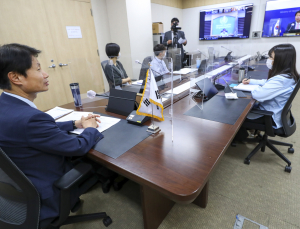 김강립, WHO 회의 참석… “코로나19 백신·치료제 공평 보급 중요”
