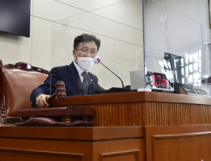 바이든, 백신 지재권 면제 지지… 김민석 “용기 있는 결정 환영”