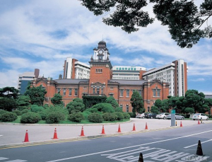 서울대병원 전공의 1명 확진...접촉자 모두 음성 
