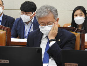 독거노인·중증장애인 대상 응급안전 알림서비스 기기 노후화로 오작동 다수