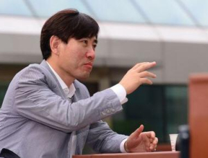 하태경 “文대통령, 통 크게 이명박 사면해달라”