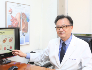 마른 기침, 코로나19보다 폐섬유화증 때 더 심해요 