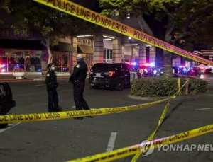 美 쇼핑몰서 총격 사건 10대 2명 사망...바이든 총기규제 강화할까