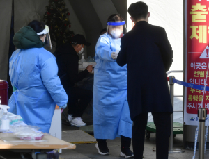 간호사 둘러싼 고질적 악조건, 해소할 수 있을까