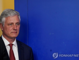백악관 국가안보보좌관 “트럼프, 김정은에 대화 재개 희망 입장 전달”